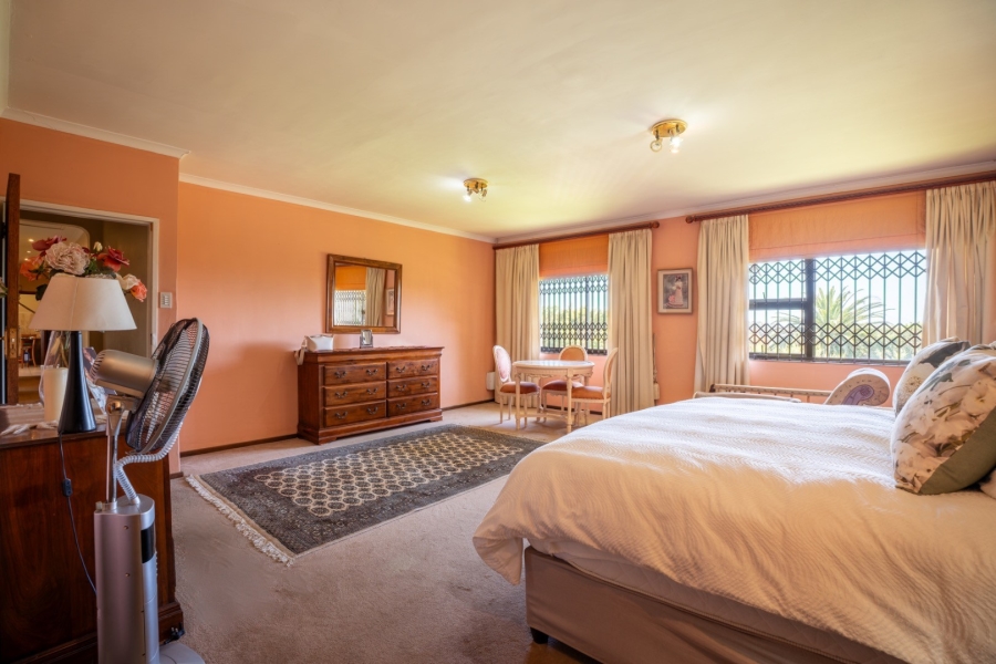 5 Bedroom Property for Sale in Lyndoch Western Cape